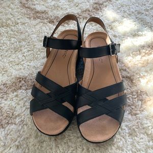 vionic violet platform sandal